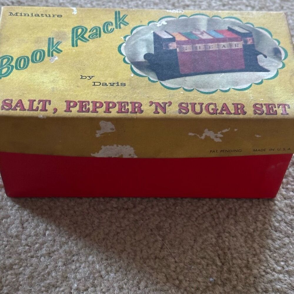 Miniature Book Rack Salt, Pepper ‘N’ Sugar Set In Original Box - Picture 10 of 10